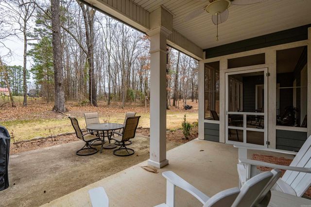 220 Autumn Oaks Drive, Bismarck, AR 71929