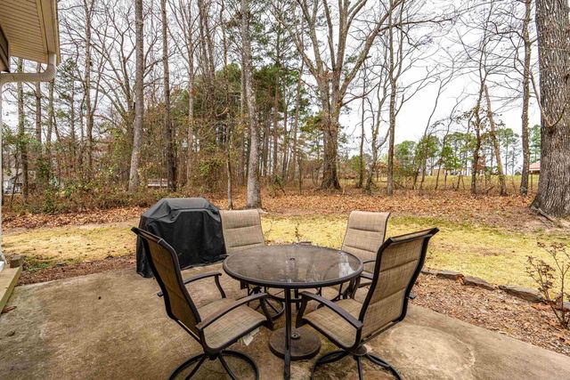 220 Autumn Oaks Drive, Bismarck, AR 71929