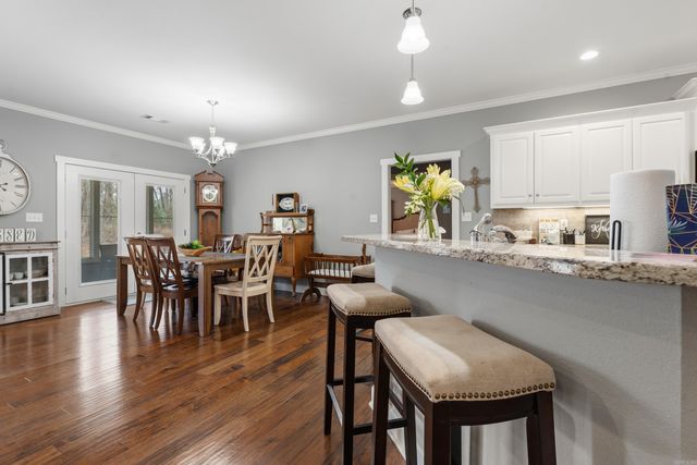 220 Autumn Oaks Drive, Bismarck, AR 71929