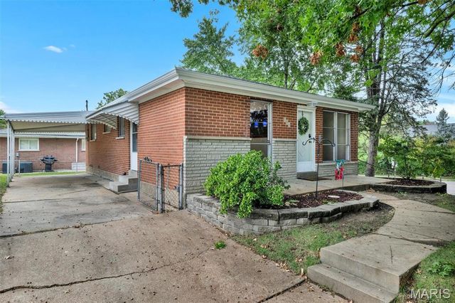 701 Avenue H, St Louis, MO 63125