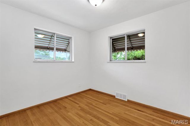 701 Avenue H, St Louis, MO 63125