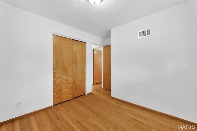 701 Avenue H, St Louis, MO 63125