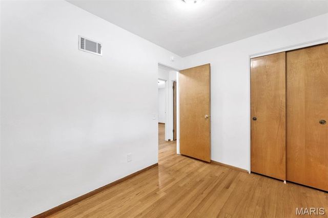 701 Avenue H, St Louis, MO 63125