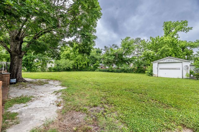 410 W Olive Street, Rogers, AR 72756