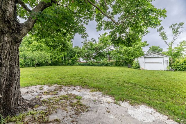 410 W Olive Street, Rogers, AR 72756