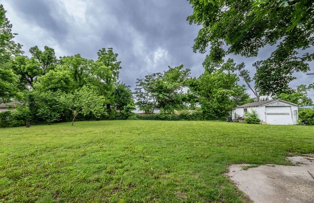 410 W Olive Street, Rogers, AR 72756