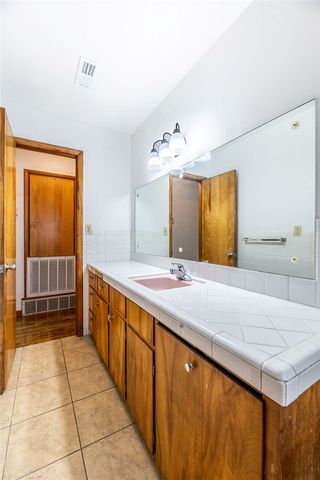 410 W Olive Street, Rogers, AR 72756