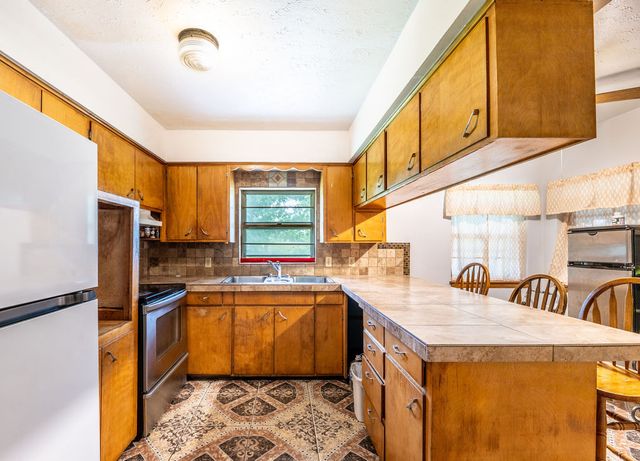 410 W Olive Street, Rogers, AR 72756