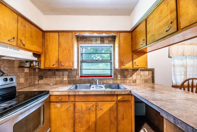 410 W Olive Street, Rogers, AR 72756