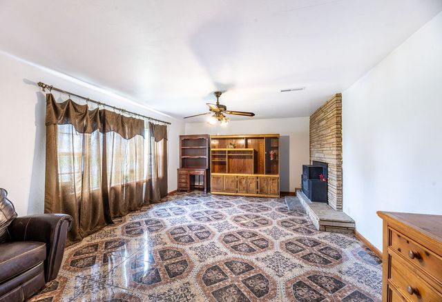 410 W Olive Street, Rogers, AR 72756