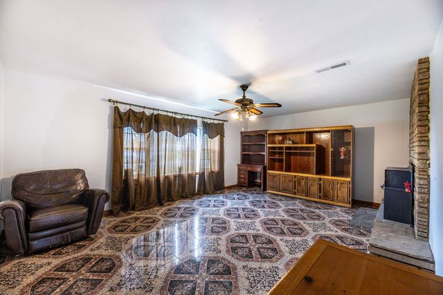 410 W Olive Street, Rogers, AR 72756