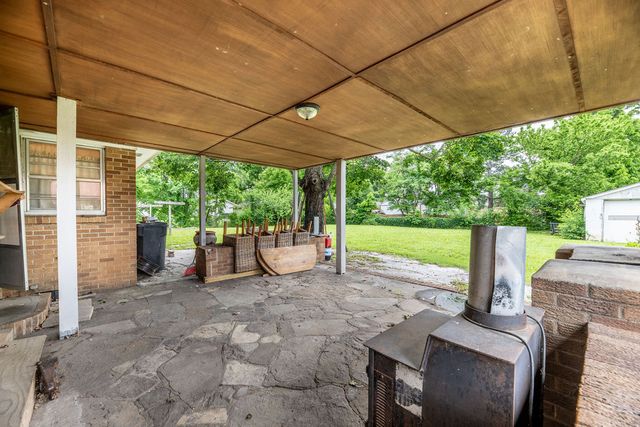 410 W Olive Street, Rogers, AR 72756
