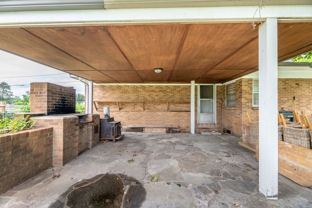 410 W Olive Street, Rogers, AR 72756