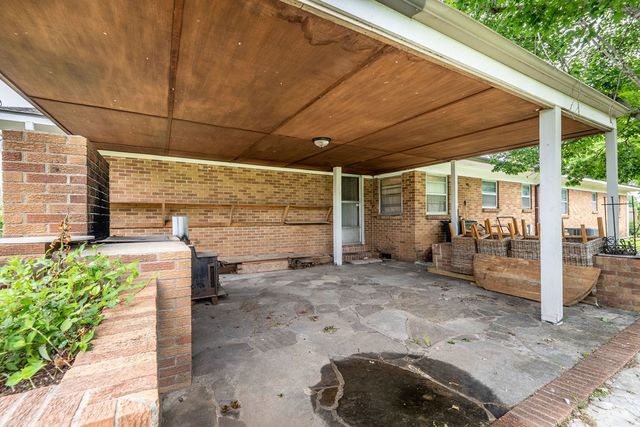 410 W Olive Street, Rogers, AR 72756