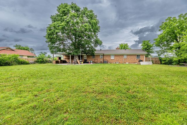 410 W Olive Street, Rogers, AR 72756