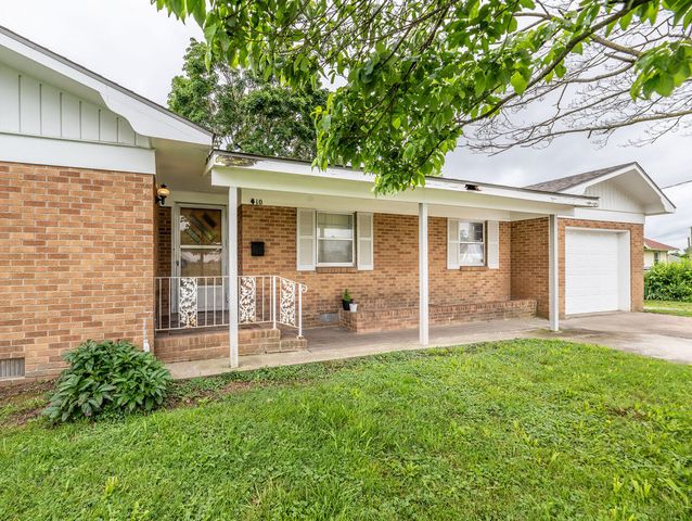 410 W Olive Street, Rogers, AR 72756