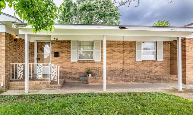 410 W Olive Street, Rogers, AR 72756