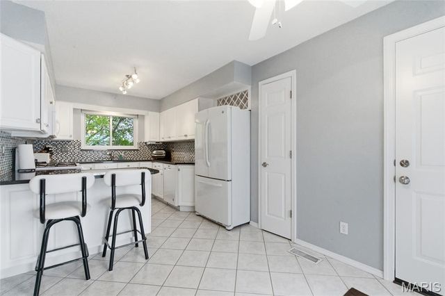 820 Posthorn Drive, Manchester, MO 63021