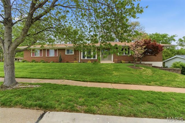 820 Posthorn Drive, Manchester, MO 63021