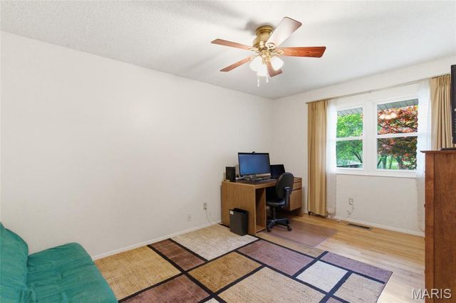 820 Posthorn Drive, Manchester, MO 63021