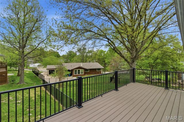 820 Posthorn Drive, Manchester, MO 63021