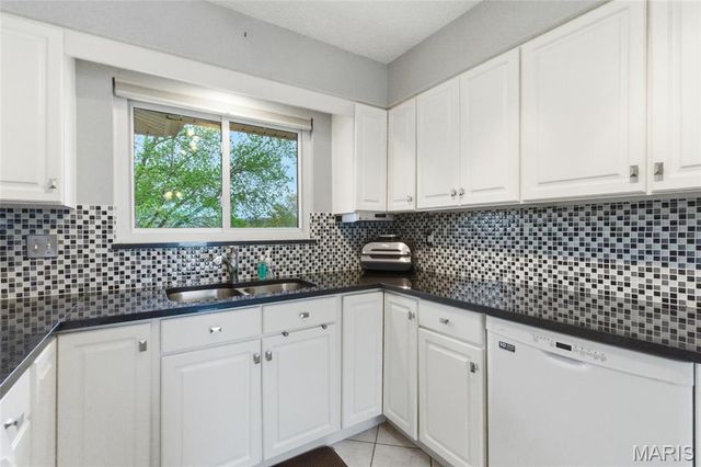 820 Posthorn Drive, Manchester, MO 63021