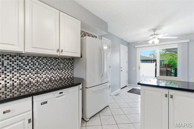 820 Posthorn Drive, Manchester, MO 63021