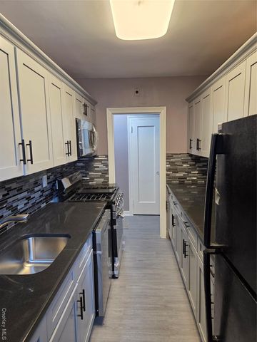 3069 HOBART Street B3K, Woodside, NY 11377