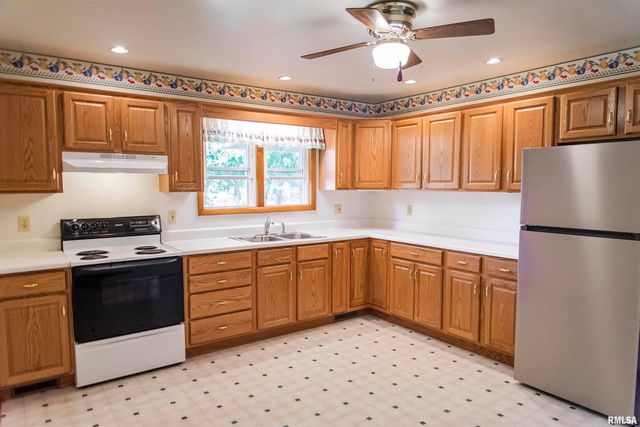 921 SANTA MARIA Street, Quincy, IL 62305