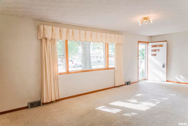 921 SANTA MARIA Street, Quincy, IL 62305