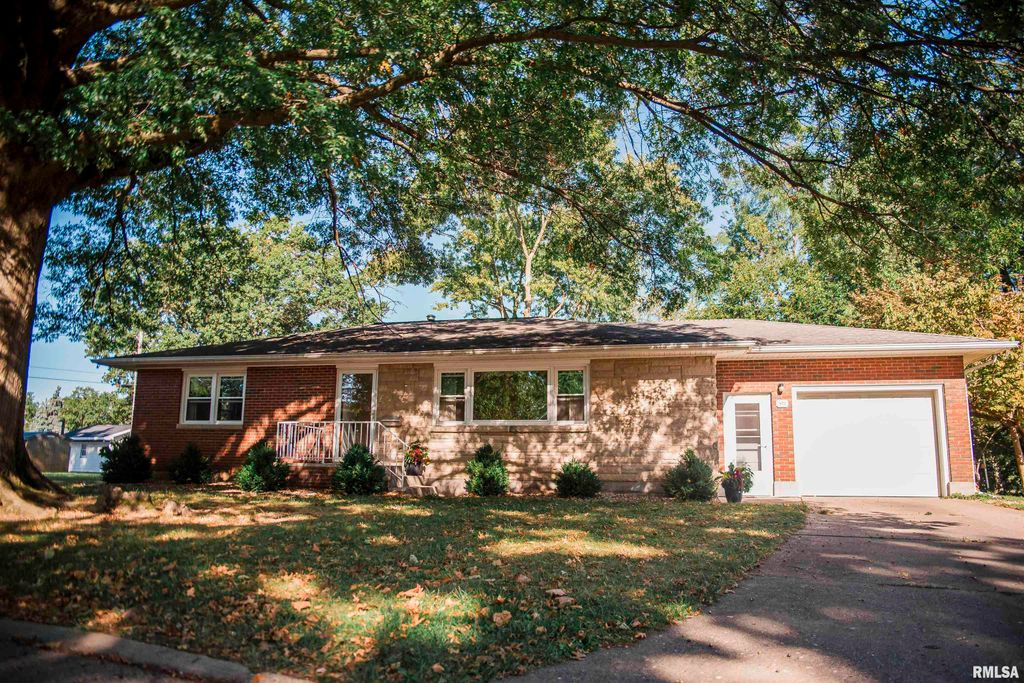 921 SANTA MARIA Street, Quincy, IL 62305