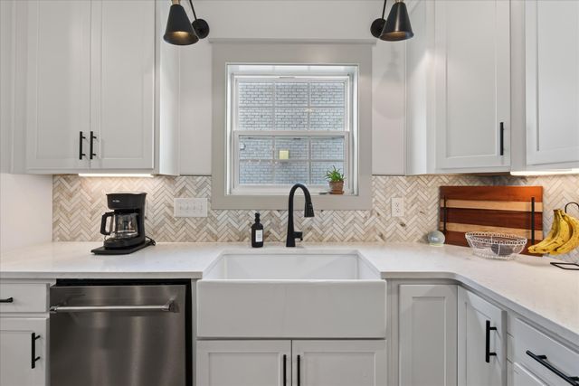 222 Bluebell Dr, Clarksville, TN 37043