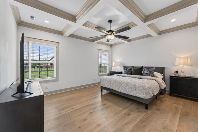 222 Bluebell Dr, Clarksville, TN 37043