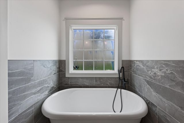 222 Bluebell Dr, Clarksville, TN 37043