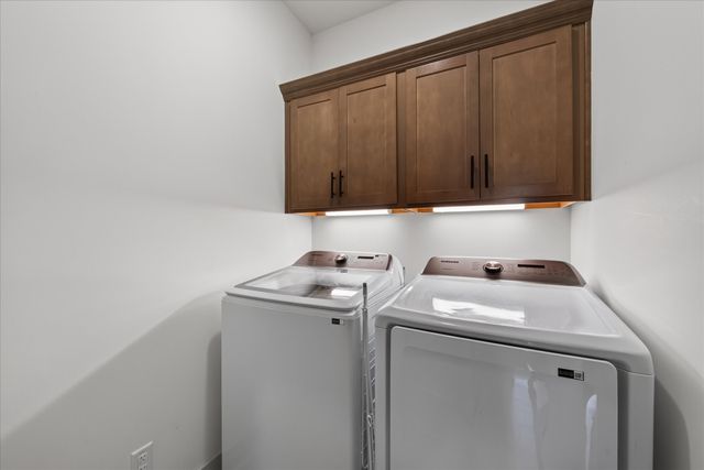 222 Bluebell Dr, Clarksville, TN 37043
