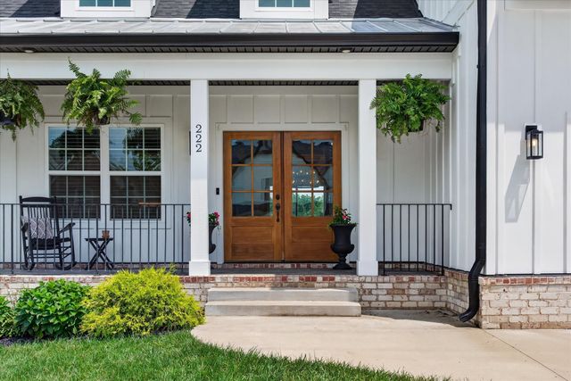 222 Bluebell Dr, Clarksville, TN 37043