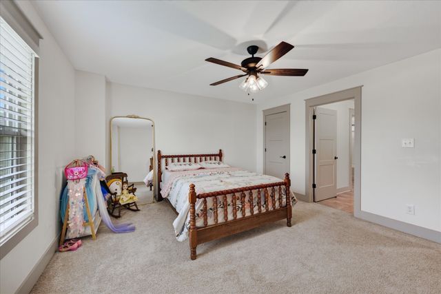 222 Bluebell Dr, Clarksville, TN 37043