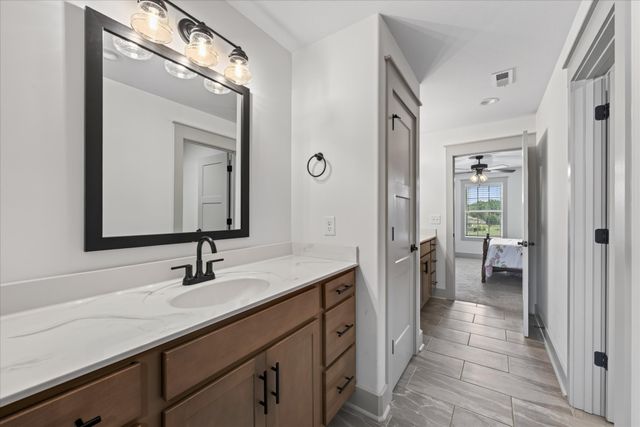 222 Bluebell Dr, Clarksville, TN 37043