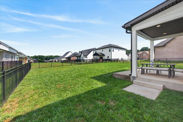 222 Bluebell Dr, Clarksville, TN 37043