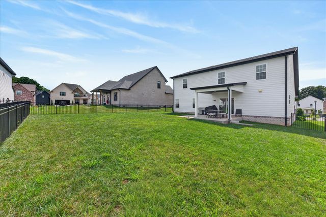222 Bluebell Dr, Clarksville, TN 37043