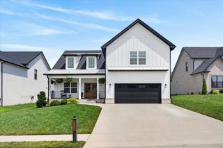 222 Bluebell Dr, Clarksville, TN 37043