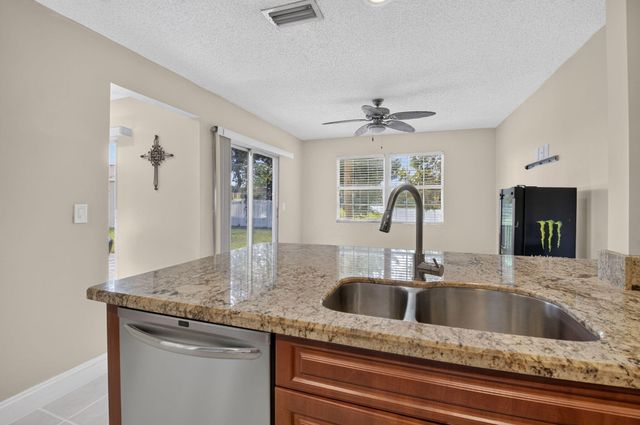 18838 Cloud Lake Circle, Boca Raton, FL 33496