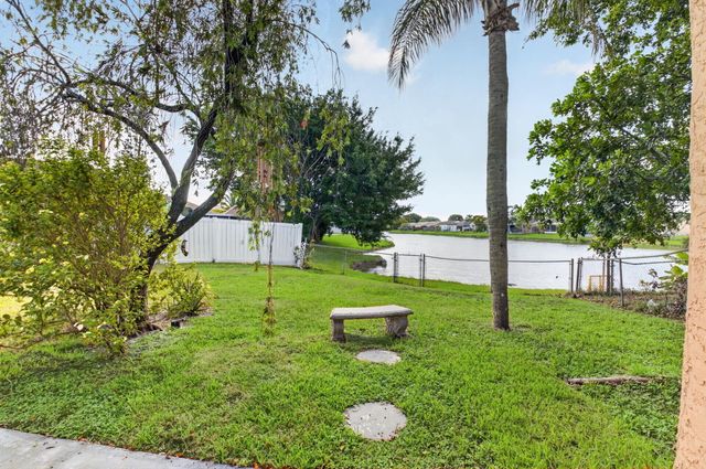 18838 Cloud Lake Circle, Boca Raton, FL 33496