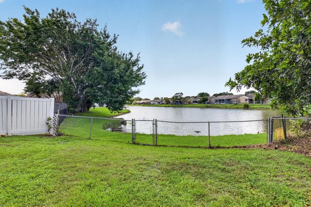 18838 Cloud Lake Circle, Boca Raton, FL 33496