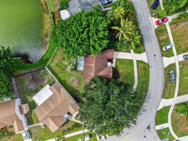 18838 Cloud Lake Circle, Boca Raton, FL 33496