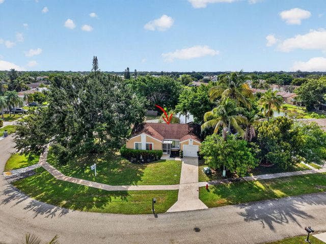 18838 Cloud Lake Circle, Boca Raton, FL 33496