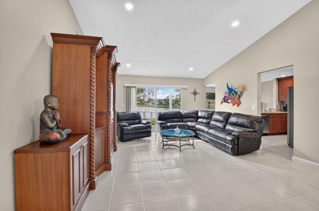 18838 Cloud Lake Circle, Boca Raton, FL 33496