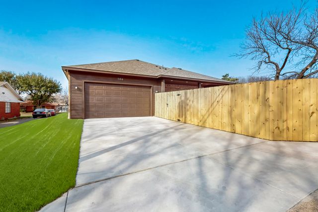 706 Poinsettia Drive, Lancaster, TX 75146