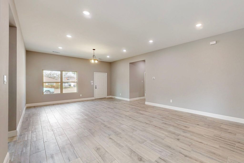 706 Poinsettia Drive, Lancaster, TX 75146