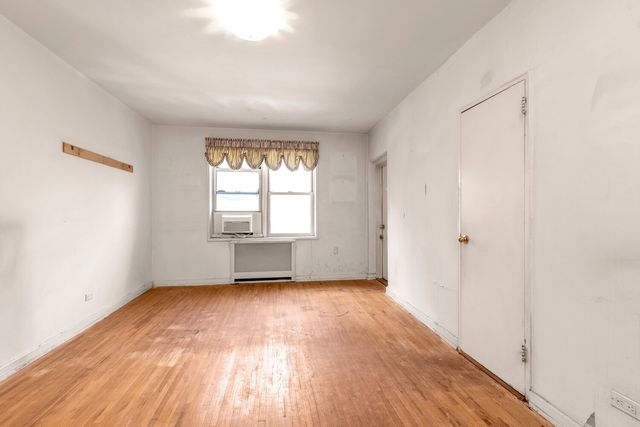 6861 Yellowstone Blvd Apt 519, New York City, NY 11375